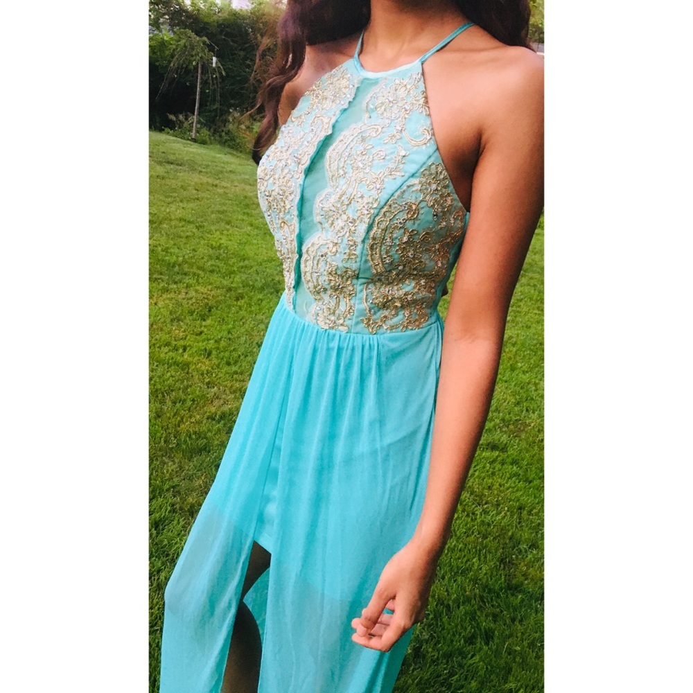 Very pretty dress by Teeze Me